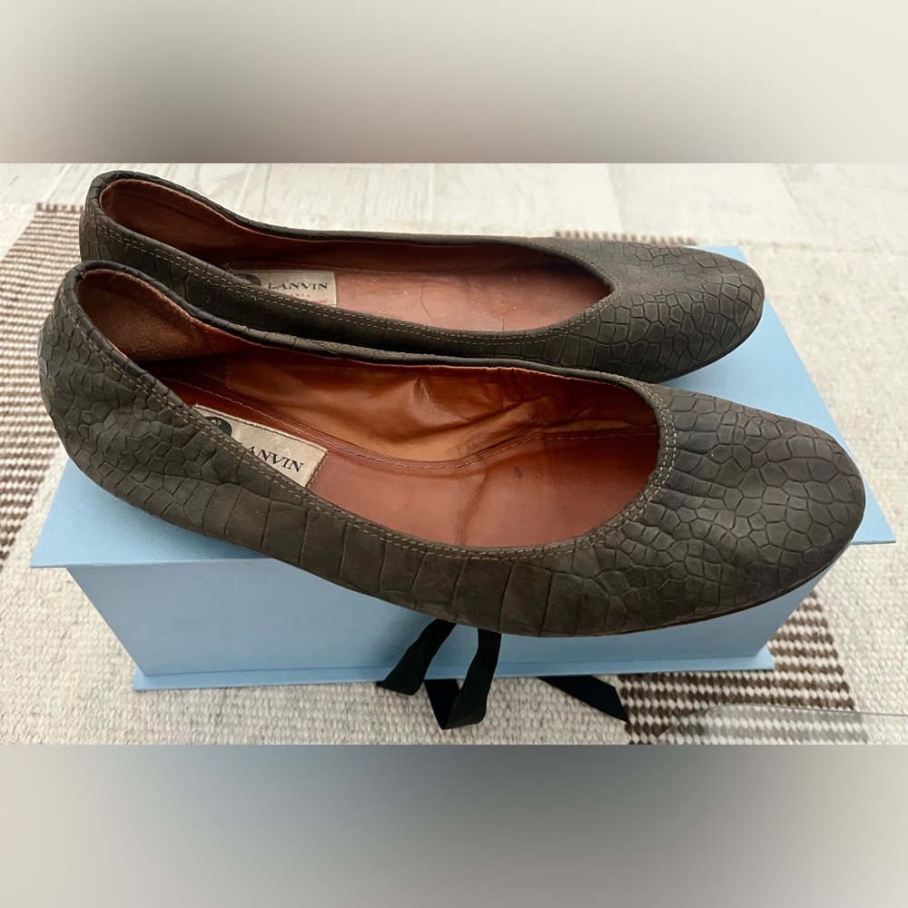 Lanvin Brown Flats Classic size 39